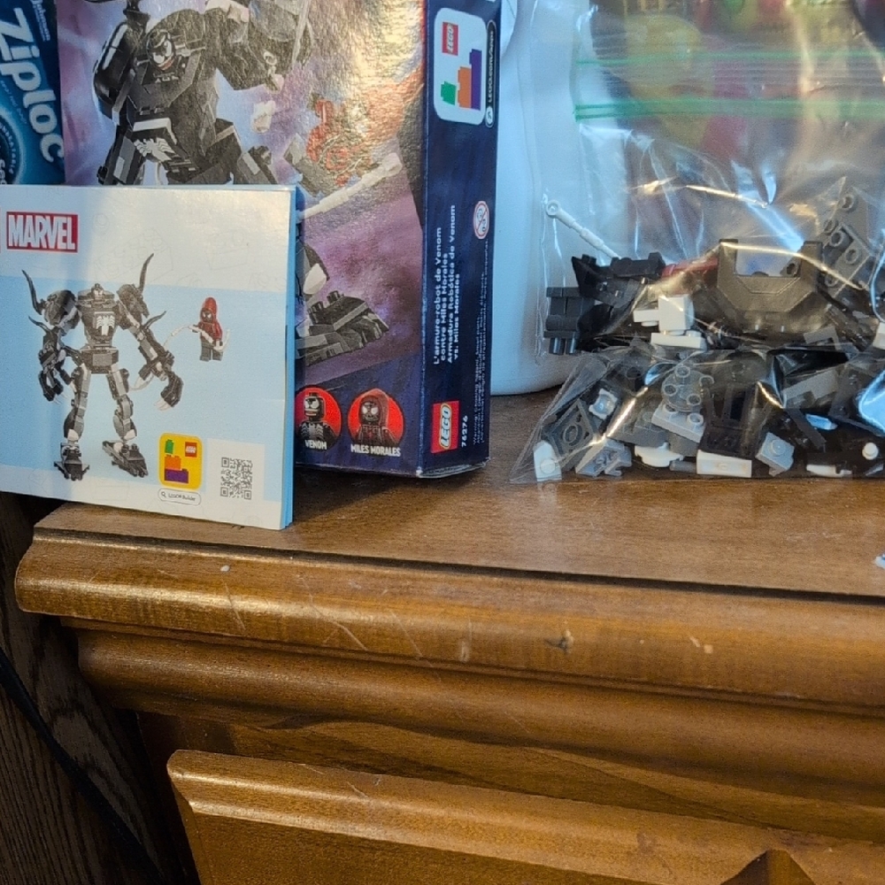 LEGO Marvel Mech Armor Set with Black and Gray Pieces